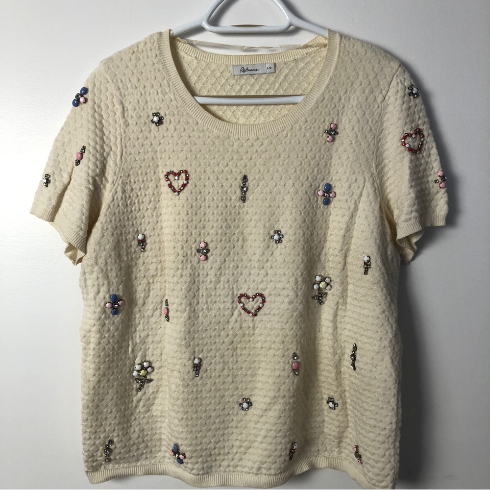 Reitmans knit short sleeve with cute feminine hem/ bead embellishments